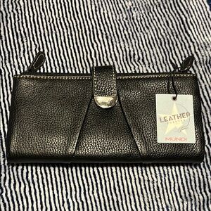 New with tags Mundi Leather Forever Wallet. Black
